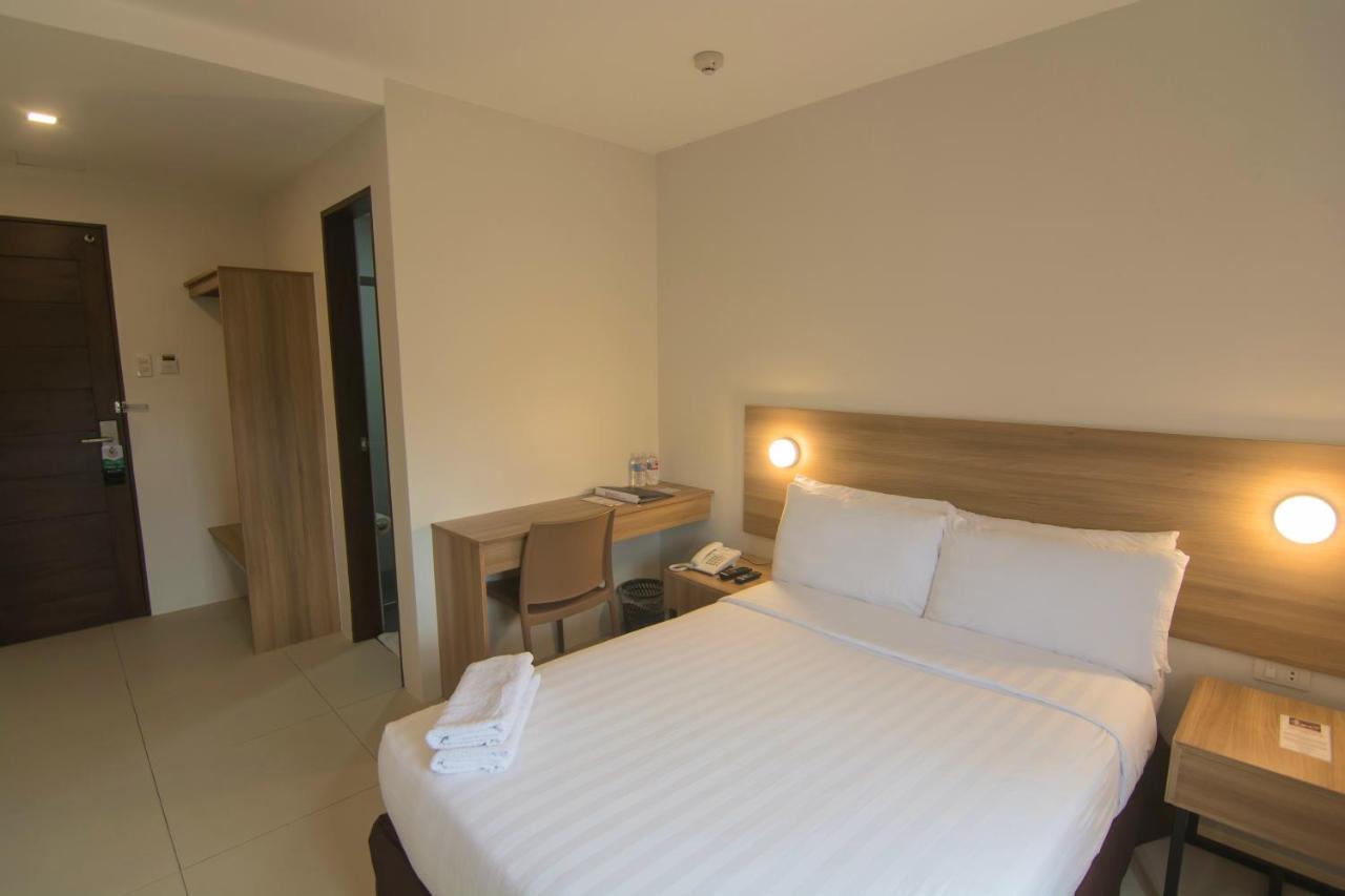 Mango Suites Tuguegarao City Exterior photo