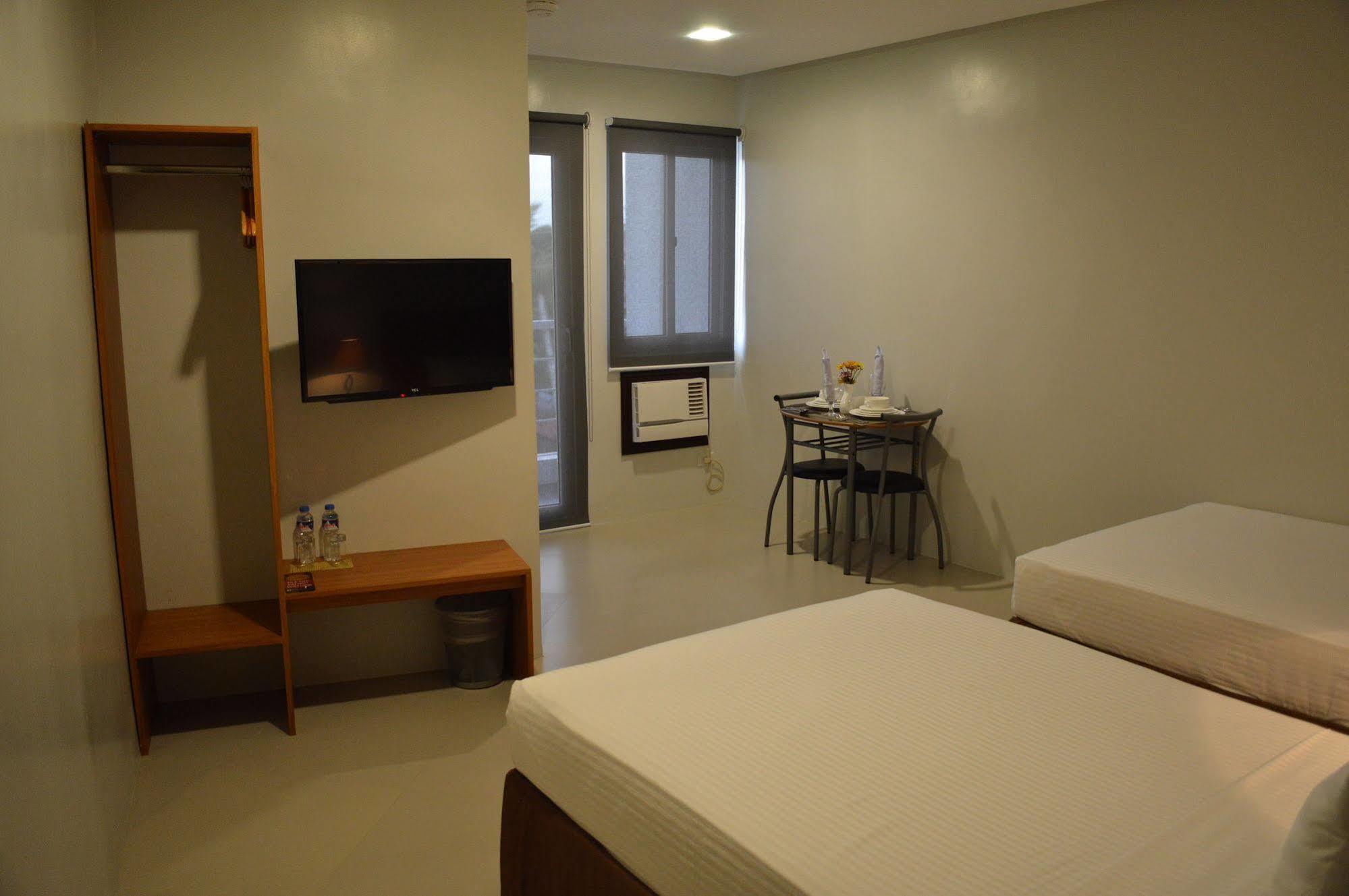 Mango Suites Tuguegarao City Exterior photo